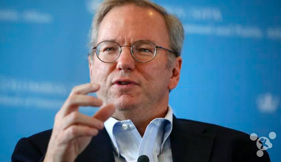 谷歌董事長(zhǎng)施密特：人工智能不會(huì)威脅人類(lèi)及其工作崗位